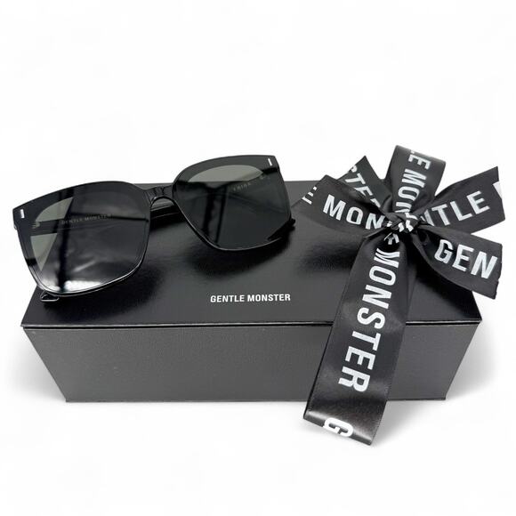 Gentle Monster Frida 01 Flatba Square Oversized Sunglasses in Black Acetate - Picture 1 of 7